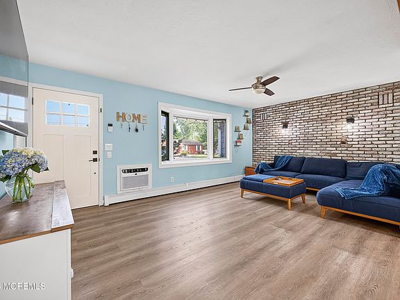 3rd image of 732 Lions Lane