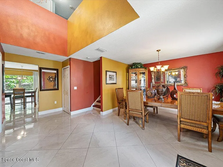 4635 Elena Way — Photo 6