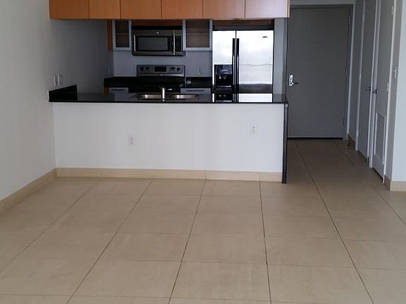 4th image of 1750 N Bayshore Dr #32
