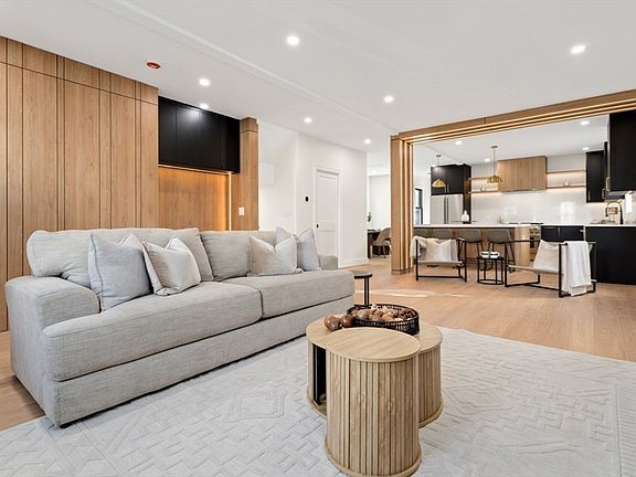 2nd image of 10 Bartlett St #1