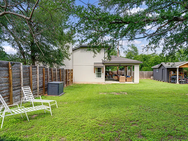 1409 Lantern Light Dr — Photo 18