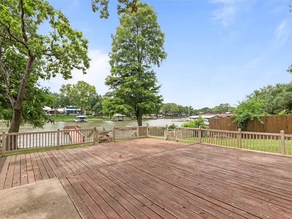 151 Big Chief Dr, Gun Barrel City, TX 75156