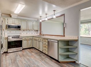 830 NW Cathlamet Dr, Oak Harbor, WA 98277