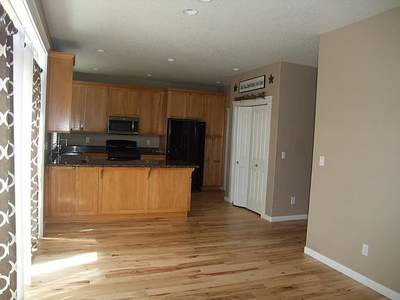3rd image of 3236 Oxford Ave SE