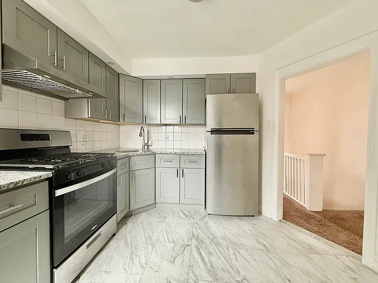 946 Sanger St #2 — Photo 4