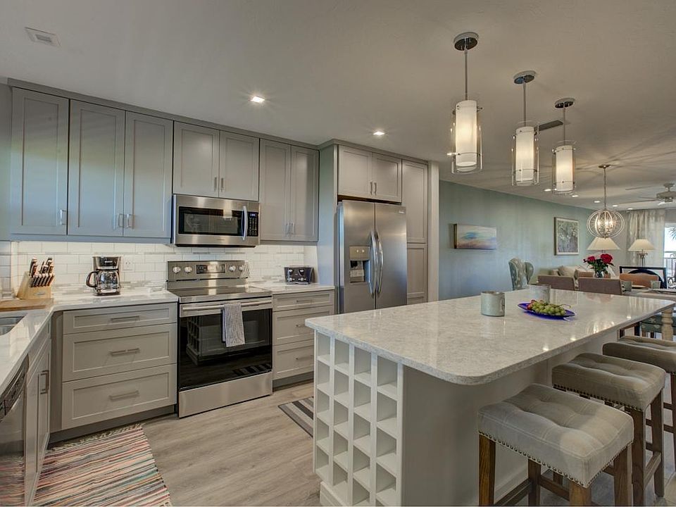 Brand new high end kitchen