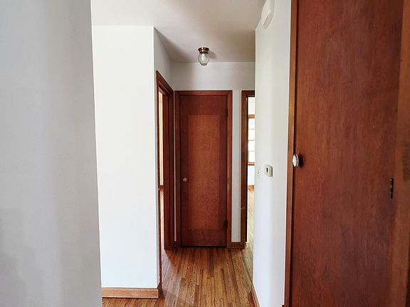 5th image of 100 E James St