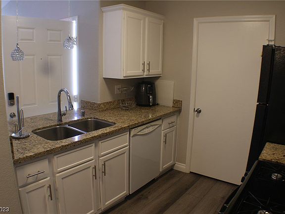 4th image of 950 Seven Hills Dr APT 2422