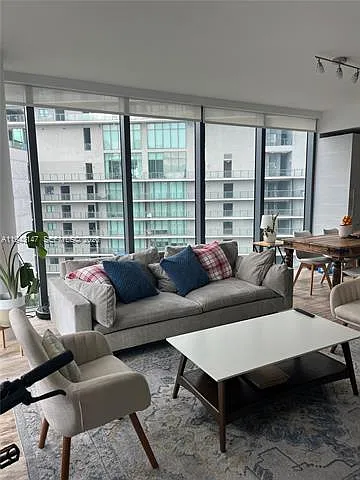 650 NE 32nd St #608 — Photo 6