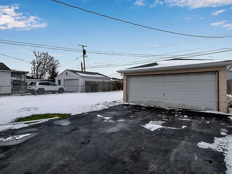 67 Crandon Blvd — Photo 27
