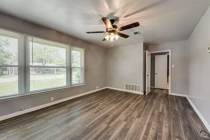 1014 W Belden St — Photo 5