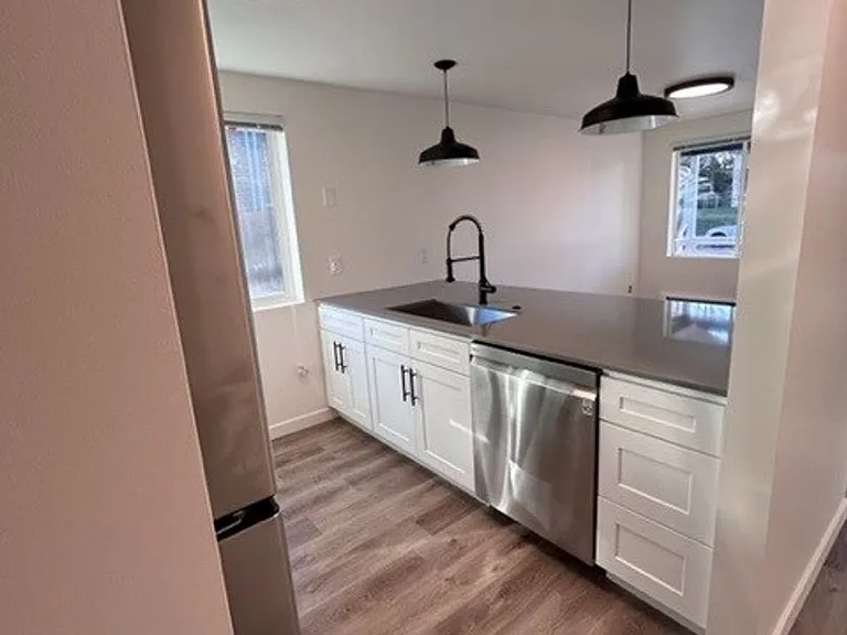 212 24th Ave — Photo 10