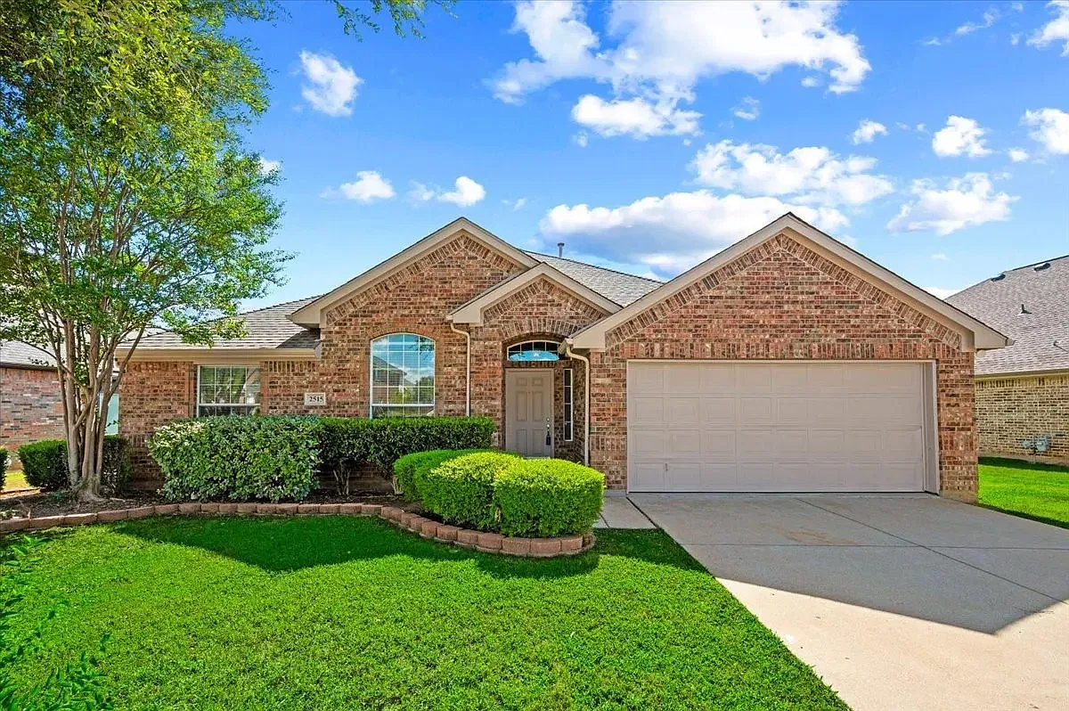 4 bed, 2341 sqft, $2,850 — Photo 1