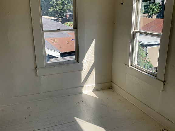bedroom easterly