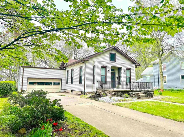 211 W North St, Delphi, IN 46923