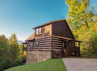 721 Littlefoot Ln, Gatlinburg, TN 37738