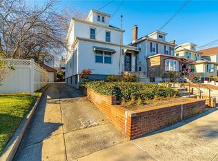 1819 Willow Ln, Bronx, NY 10461