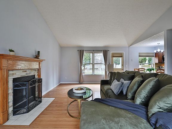 3rd image of 2145 Kingscreek Ct