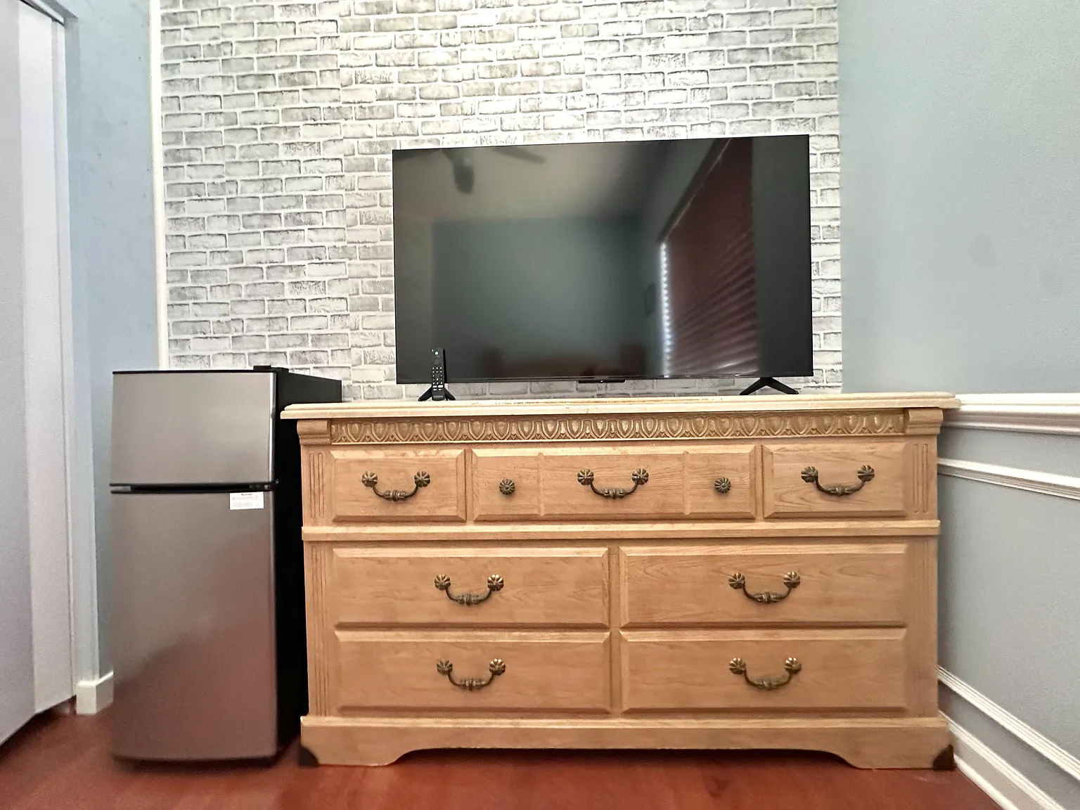 4 bed, 2.0 bath, 2009 sqft, $979 — Photo 1