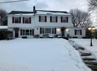 302 Primrose Dr, Clarks Summit, PA 18411