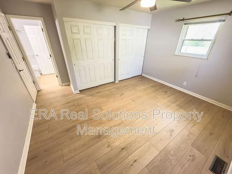 715 McCormick Ln — Photo 13