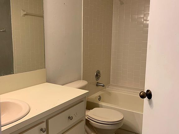 3rd image of 8290 Lake Dr Unit 146-1-1
