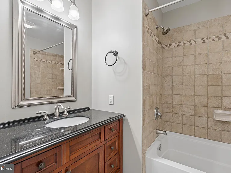 8109 Broadview Dr — Photo 16