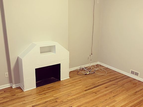 2nd image of 4422 S Saint Lawrence Ave #1