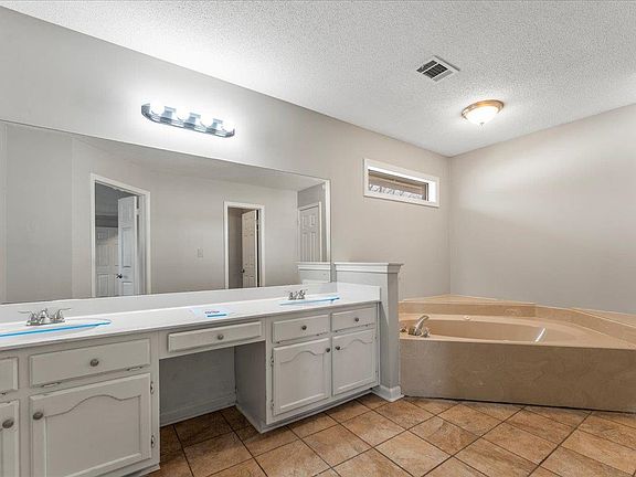 3rd image of 8340 Timber Creek Dr