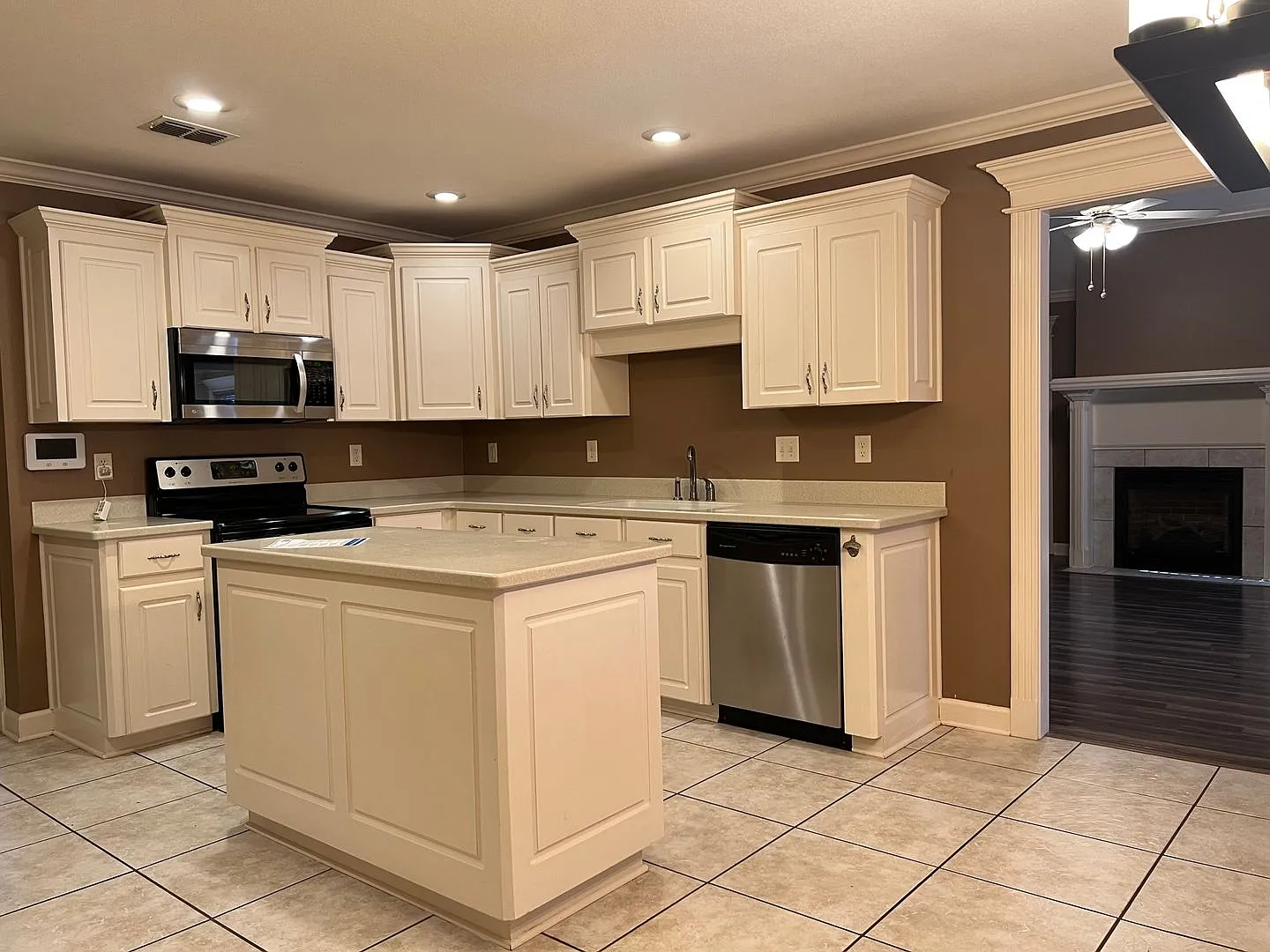 74 Lakeland Dr., Cabot AR 72023 - Magness Creek North, Large 3br 2ba w/bonus room and lake view — Photo 4