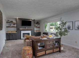 305 Raymond Rd, Waunakee, WI 53597