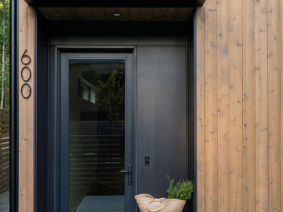 5th image of 600 Park Ave NE #600