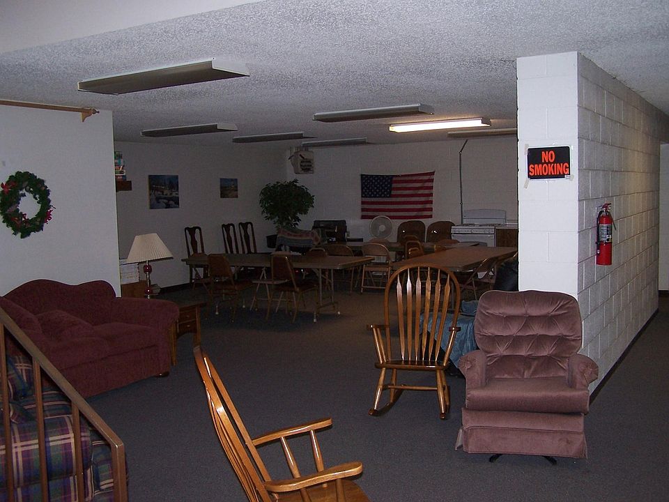 COMMUNITY ROOM