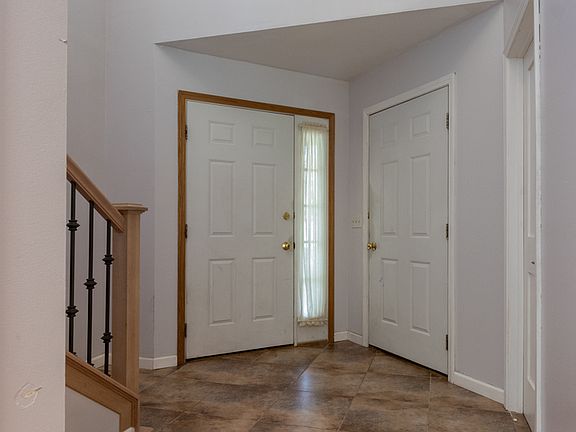3rd image of 4927 Prairie Rose Dr APT 37