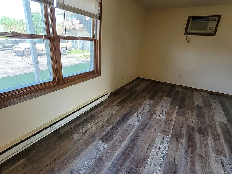 542 E Bronson Rd — Photo 11