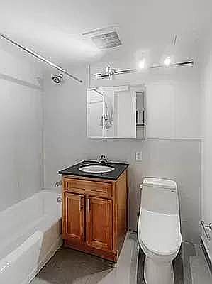 5th image of 196 Stanton St APT 5A