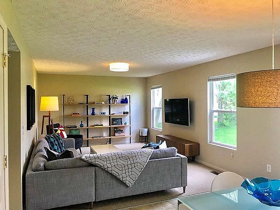 5th image of 215 Winter Hill Pl