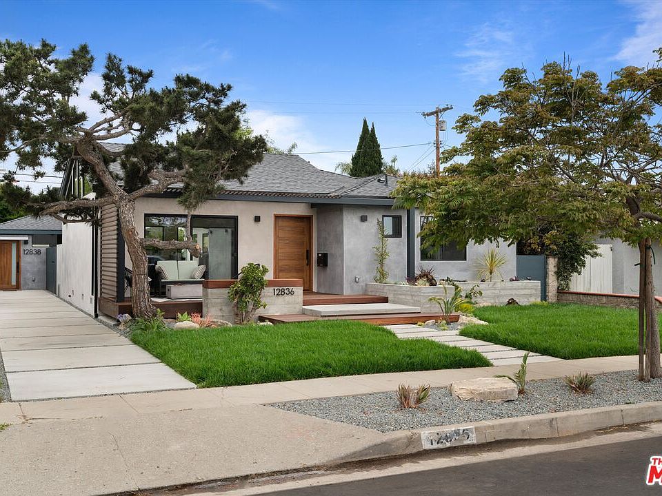 1st image of 12836 Bonaparte Ave
