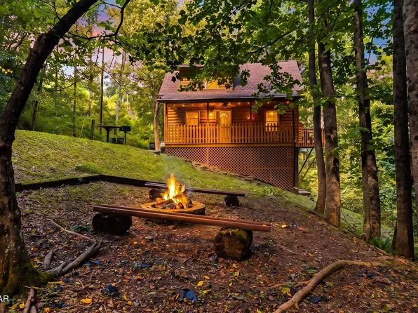 3163 Sourwood Way, Sevierville, TN 37862