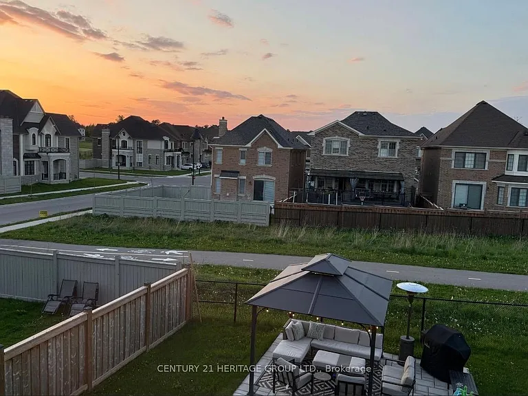6 Morning Sparrow Dr #UPPER — Photo 24