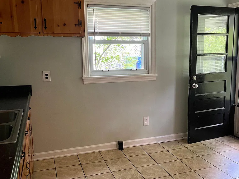 7 Robinwood Ave — Photo 16