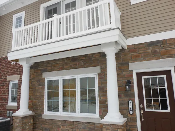 5657 Arbor Chase Dr, Ann Arbor, MI 48103