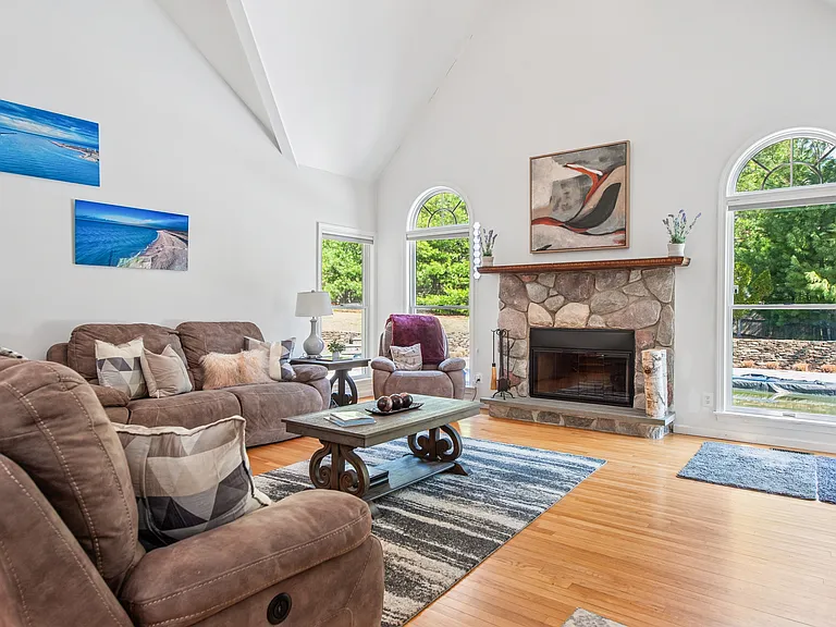 2 Spread Oak Ln — Photo 4