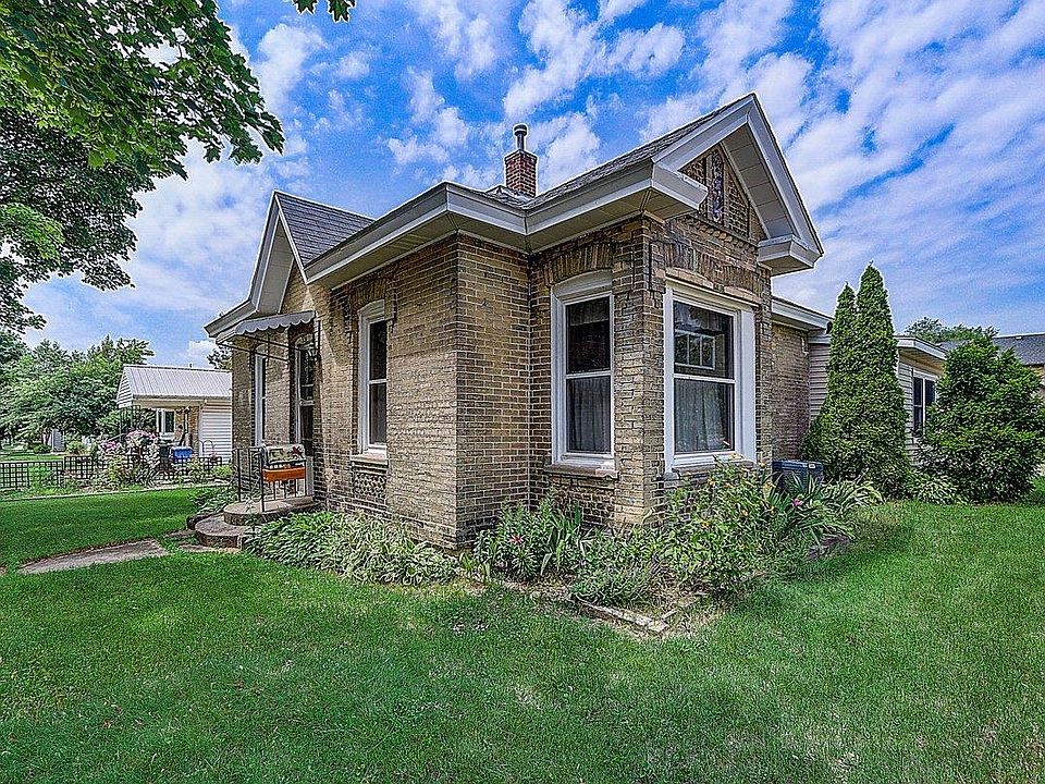 331 East Howard St, Portage, WI 53901 Zillow
