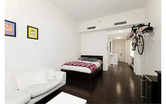 Rented by Douglas Elliman | media 22