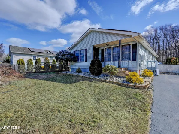 30 Brookview Lane, Manalapan, NJ 07726
