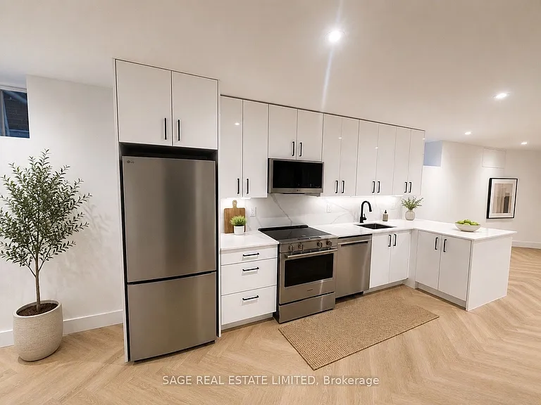 328 Rusholme Rd #LOWER — Photo 2