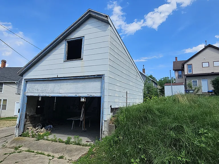 425 Hill St — Photo 16