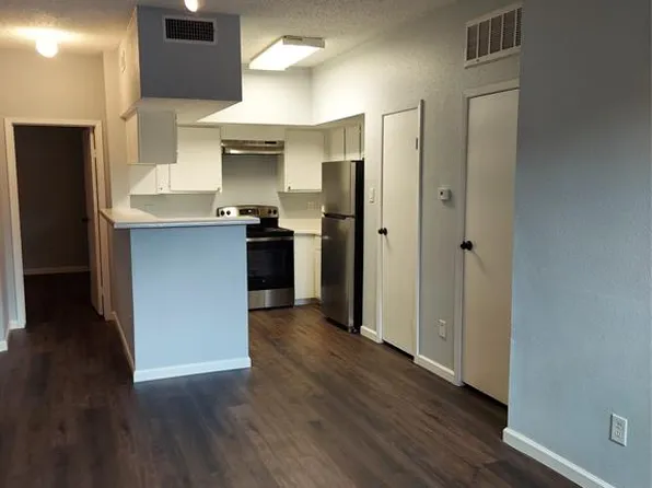 10855 Meadowglen Ln APT 1108, Houston, TX 77042