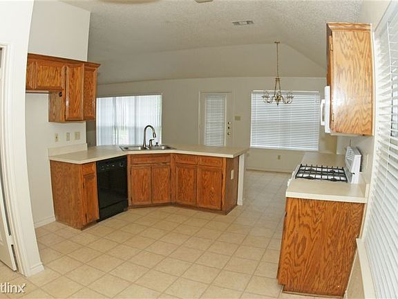 4th image of 311 Tomahawk Dr